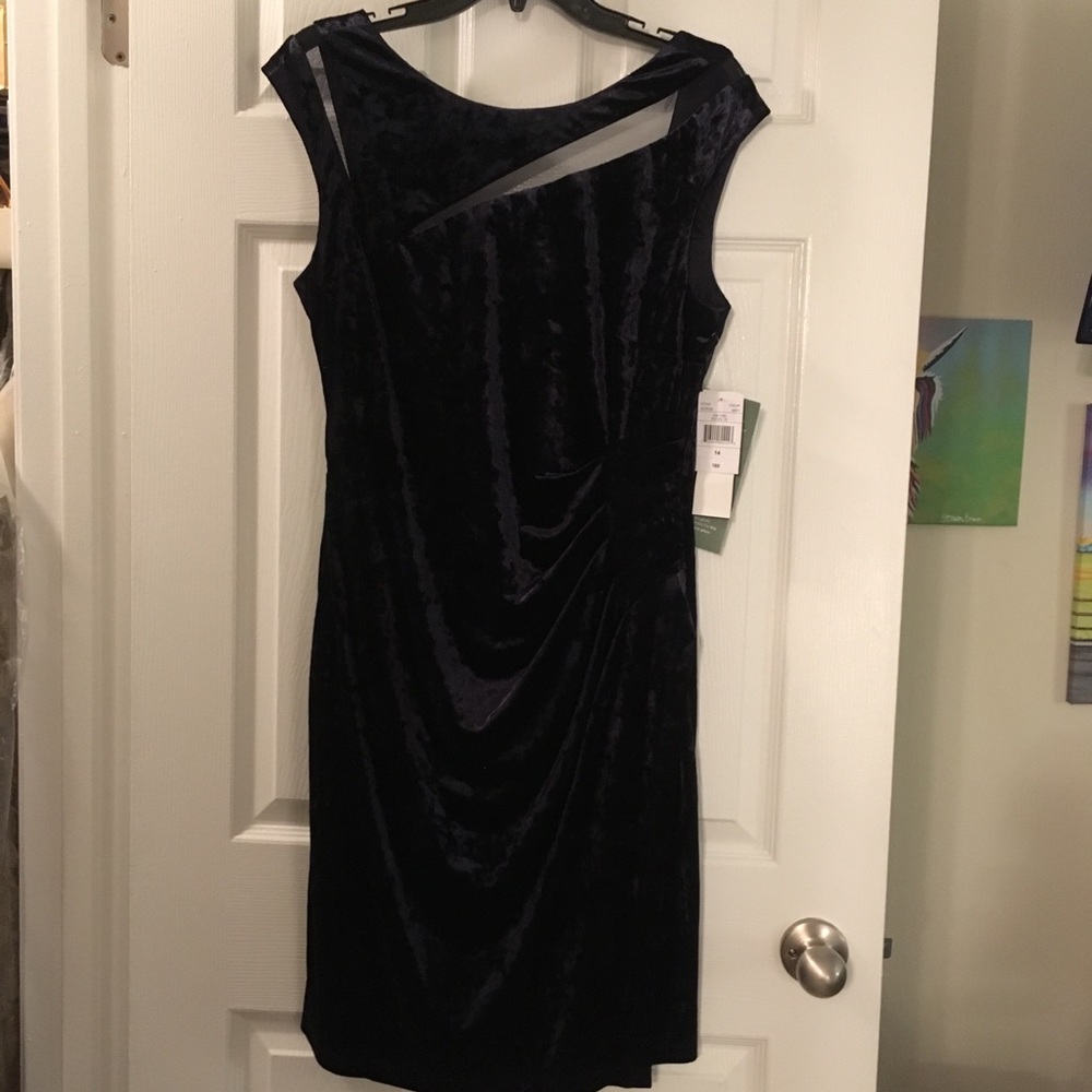 Scarlett sleeveless velvety cocktail dress NWT
